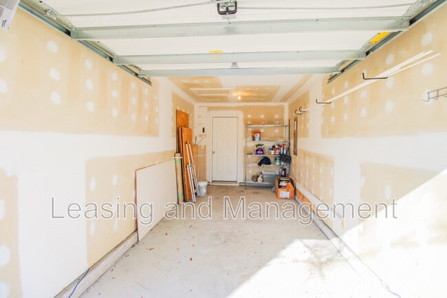 Building Photo - 4946 Ballantine Dr