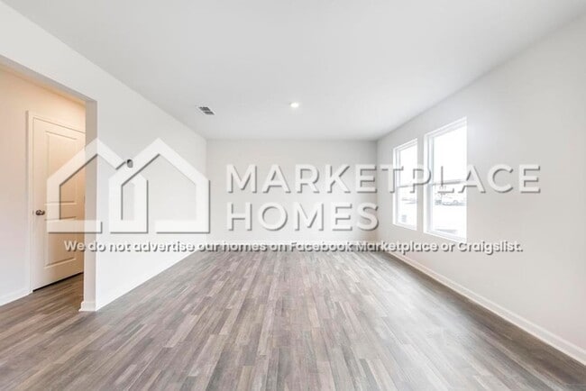 Building Photo - 198 Price Ml Trl