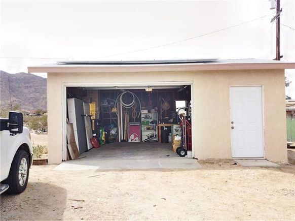 Building Photo - 2215 Stover Wy