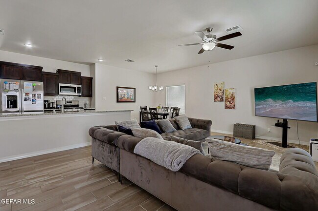 Building Photo - 532 Oakmont