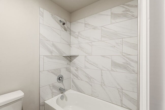 Building Photo - 10508 SW 41st Pl