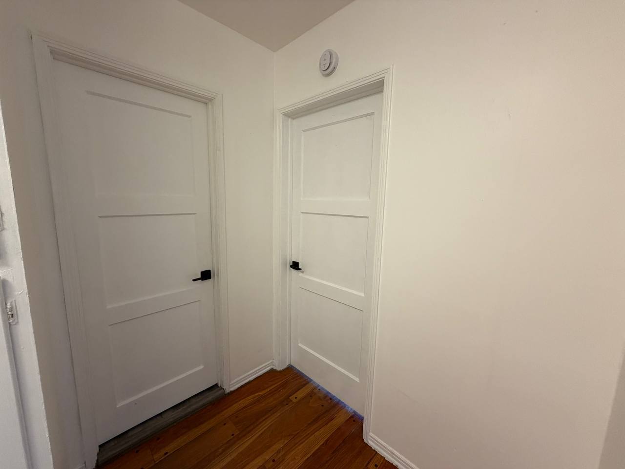 Building Photo - 13422 Oxnard St