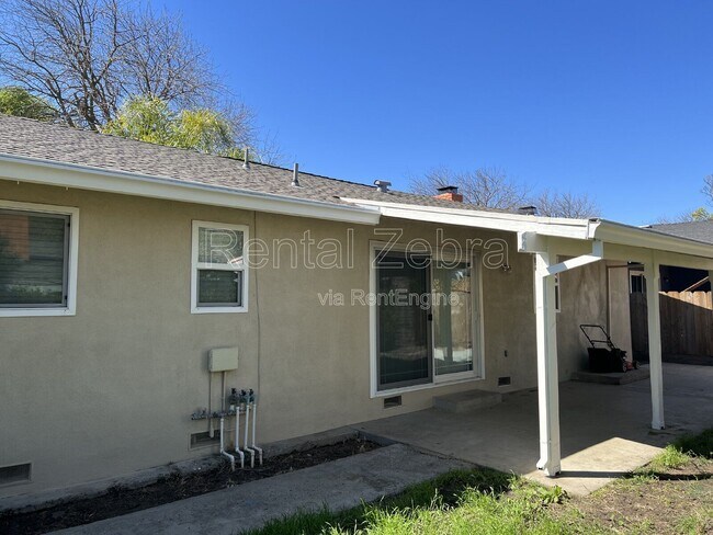 Building Photo - 1216 Rose Ave