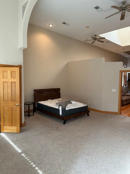 Building Photo - 419 E Grand Ave