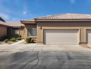 Building Photo - A Fabulous 3 Bedroom Townhome In North Las...