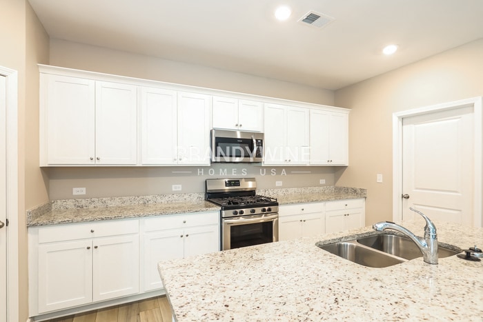 Building Photo - 827 Gelderland Dr