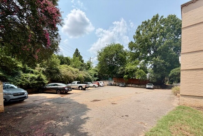 Building Photo - 1121 Myrtle Ave
