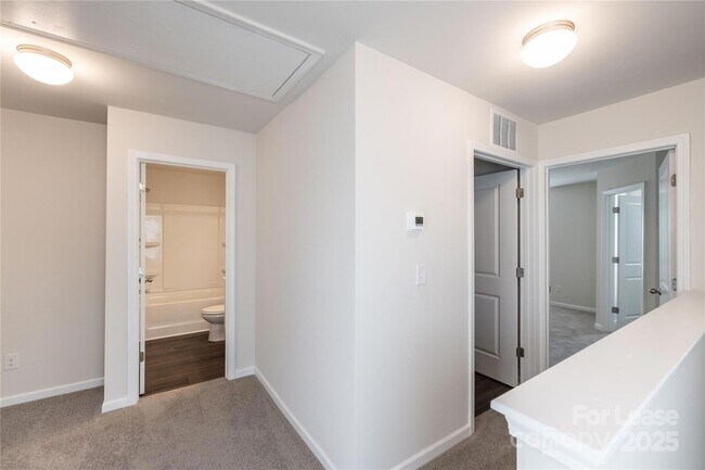 Building Photo - 200 S Bell Ave