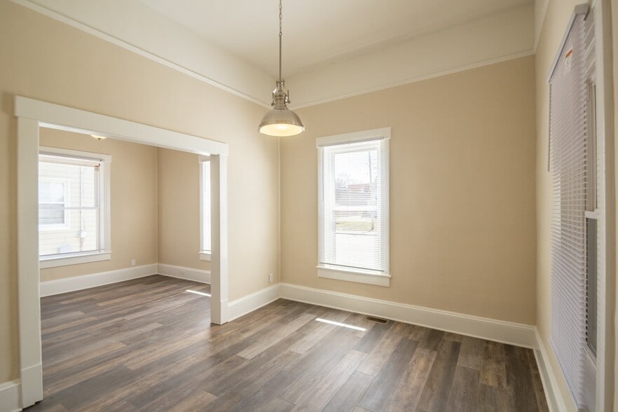 Building Photo - 37735 Vine St