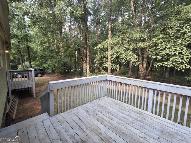 Building Photo - 2243 Sharondale Dr