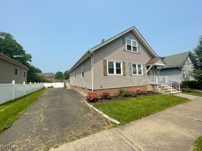 Building Photo - 50 Myrtle Ave