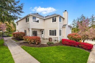 Building Photo - Spacious 2 bedroom 2.5 Townhome in Essex P...