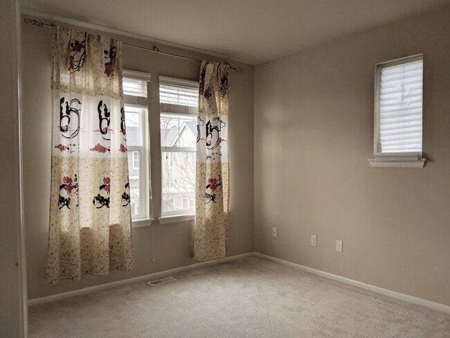 Building Photo - Beautiful 3 Bed 2.5 Bath 2 Story in Kirkland