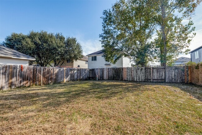 Building Photo - 7231 Winter Song Dr