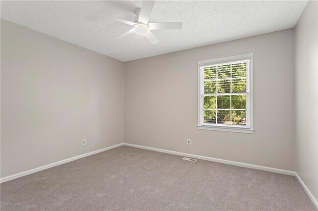 Building Photo - 37 Skyview Cir