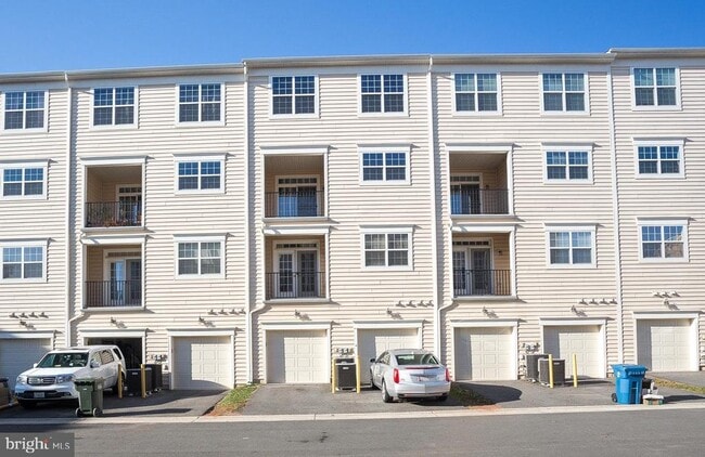 Building Photo - 22720 Beacon Crest Terrace