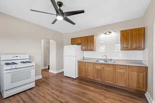 Building Photo - 5312 Genesee St