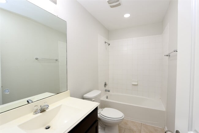 Building Photo - 17614 Glade Landing Ln