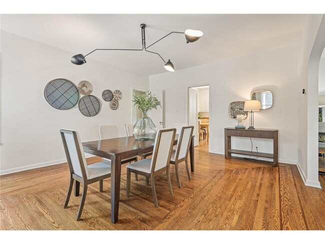 Building Photo - 1621 W 25th St