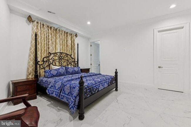 Building Photo - 855 Dolley Madison Blvd