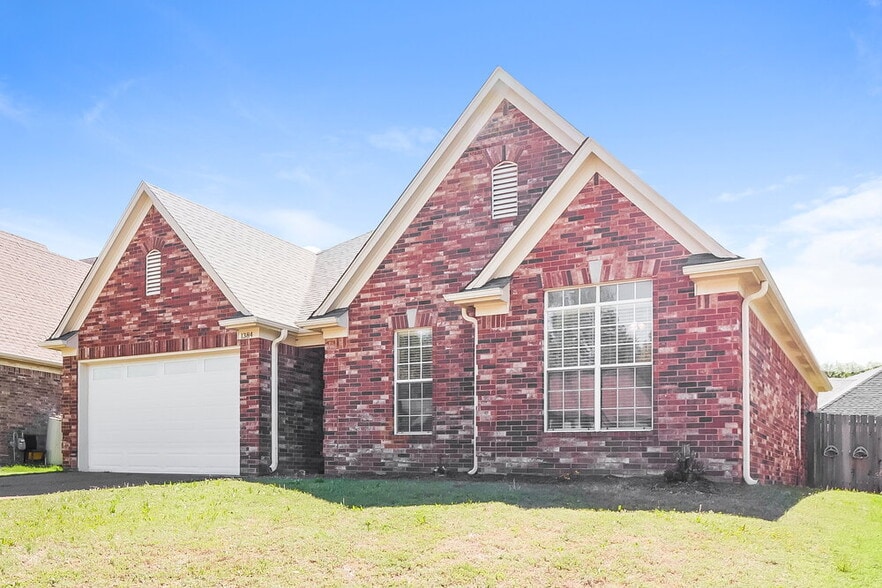 Building Photo - 1384 Carlton Ridge Dr