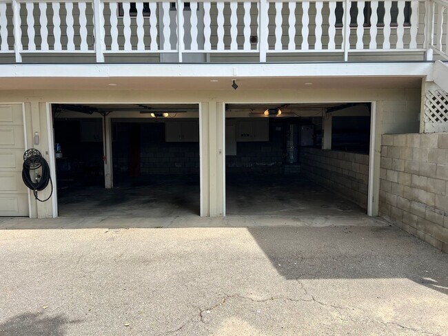 Building Photo - 118 W Pedregosa St