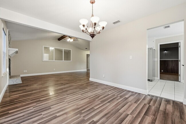 Building Photo - 266 Honeysuckle Way