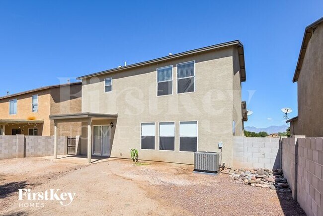 Building Photo - 6140 E Bramble St