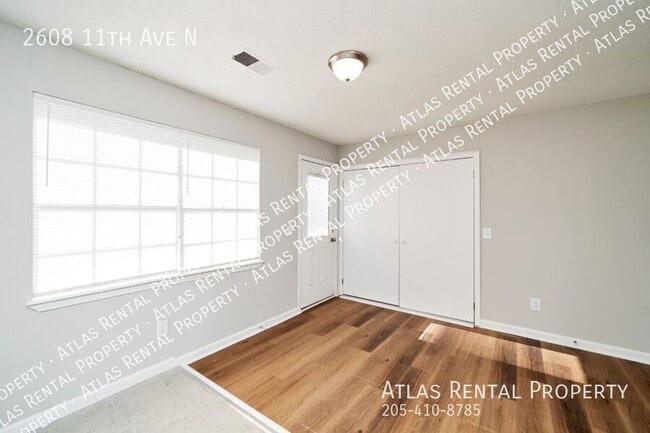 Building Photo - 2608 11th Ave N