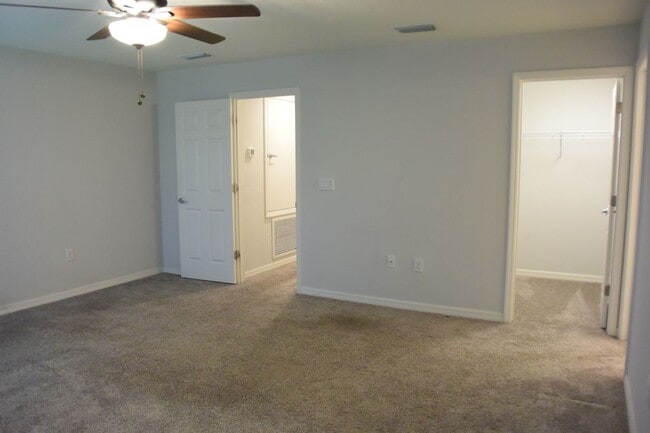 Building Photo - 1213 Grantham Dr