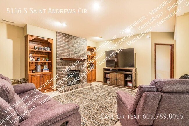 Building Photo - 5116 S St Andrews Cir