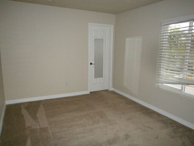 Building Photo - 2 Bedroom-2 Bathroom Single Story Condo; 2nd Floor unit in La Mesa