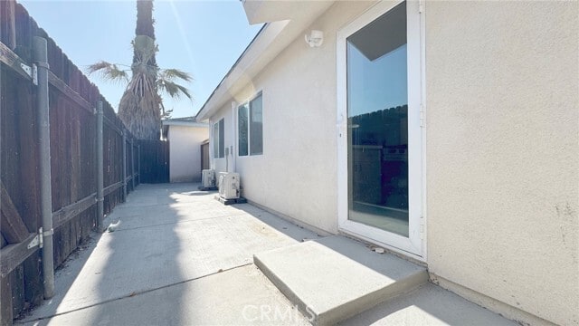 Building Photo - 284 N Palm Ave