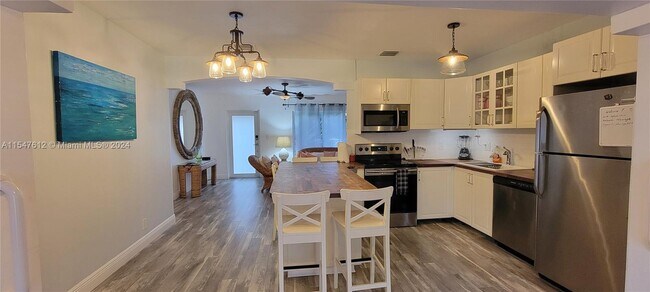 Building Photo - 2231 SW 17th Ter