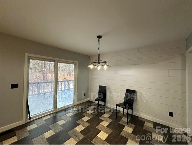 Building Photo - 404 Wood Run