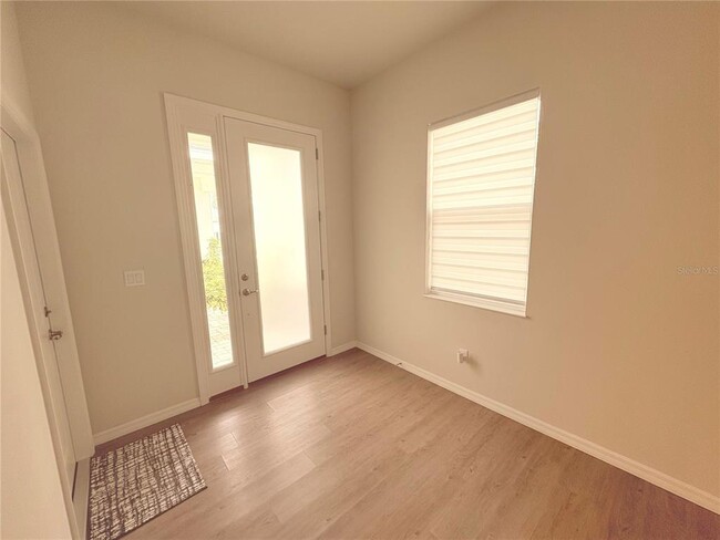Building Photo - 3109 King Palm Dr