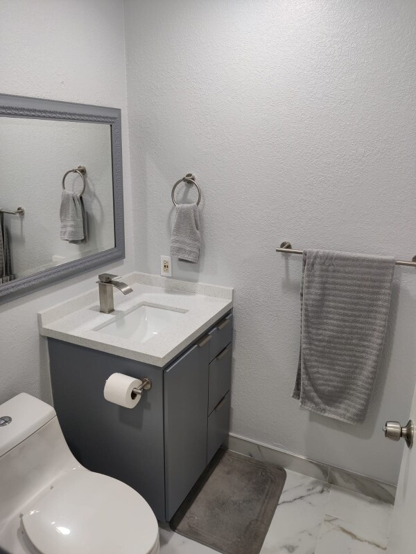 Building Photo - 4203 Ponce De Leon Blvd
