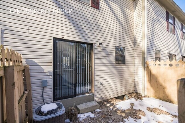 Building Photo - 182 Blakeford Dr