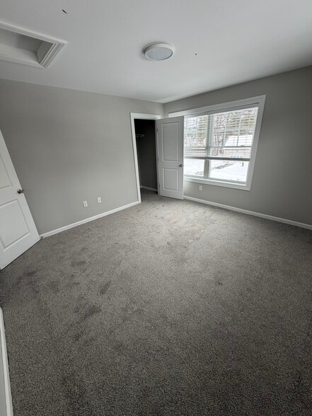 Building Photo - 27 Jefferson St