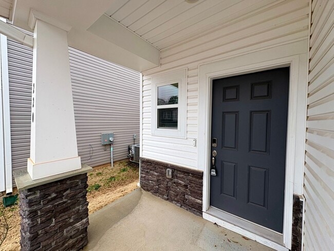 Building Photo - 220 Coulter Ct