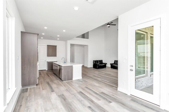 Building Photo - 21118 Chelton Bch Dr