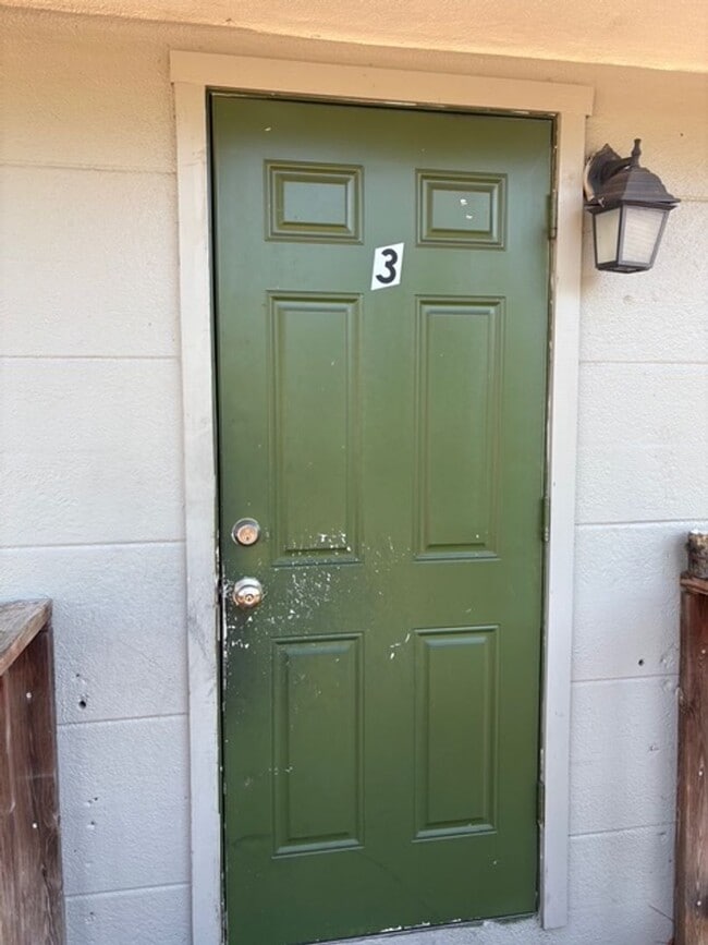 Building Photo - 1418 19th St W