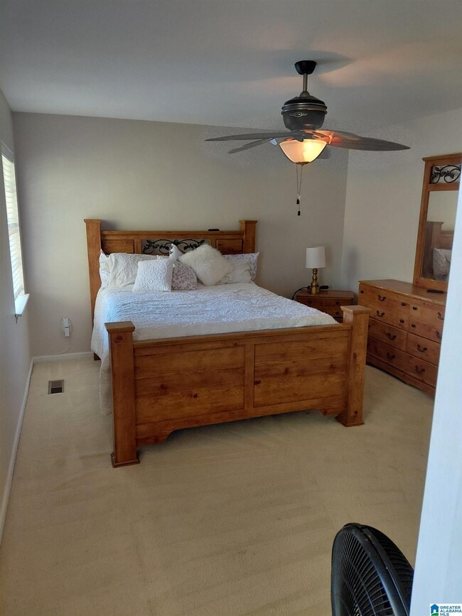 Building Photo - 2559 Janice Cir NE