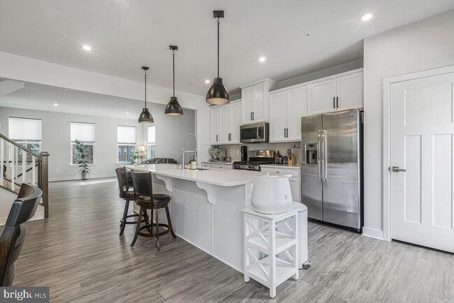 Building Photo - 3760 Charterhouse Alley