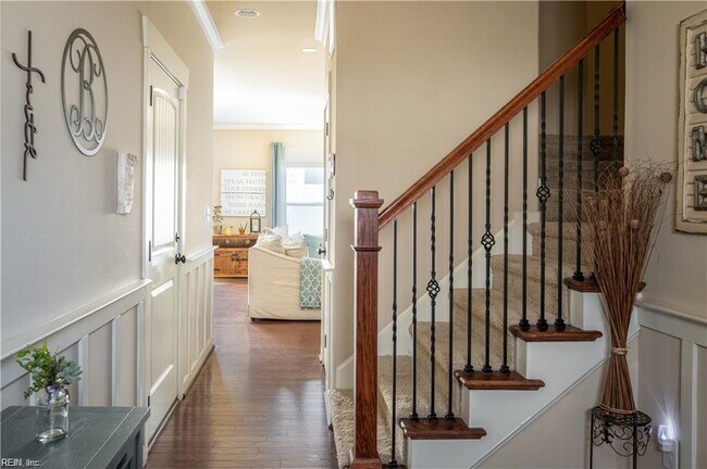 Building Photo - 225 Floridays Way