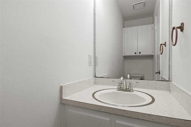 Building Photo - 12906 Irongate Ave