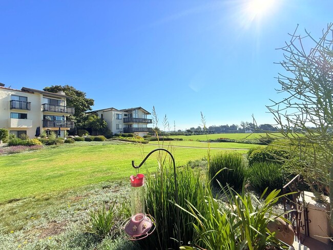 Building Photo - Charming Fully Furnished 1-Bedroom Condo with Pool Access in Carpinteria