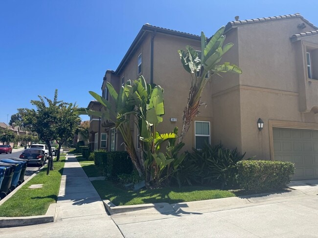 Building Photo - Welcome To Your New Home In Inglewood (Gat...