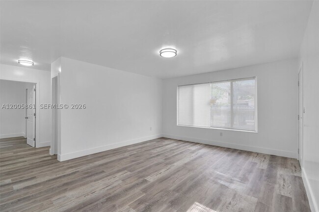 Building Photo - 265 NE 55th St