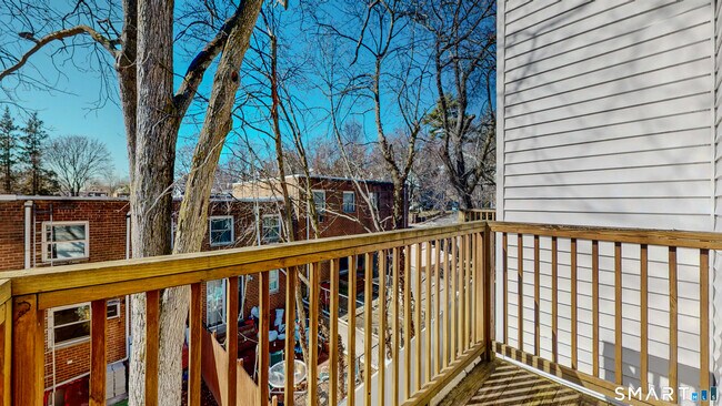 Building Photo - 825 Hope St